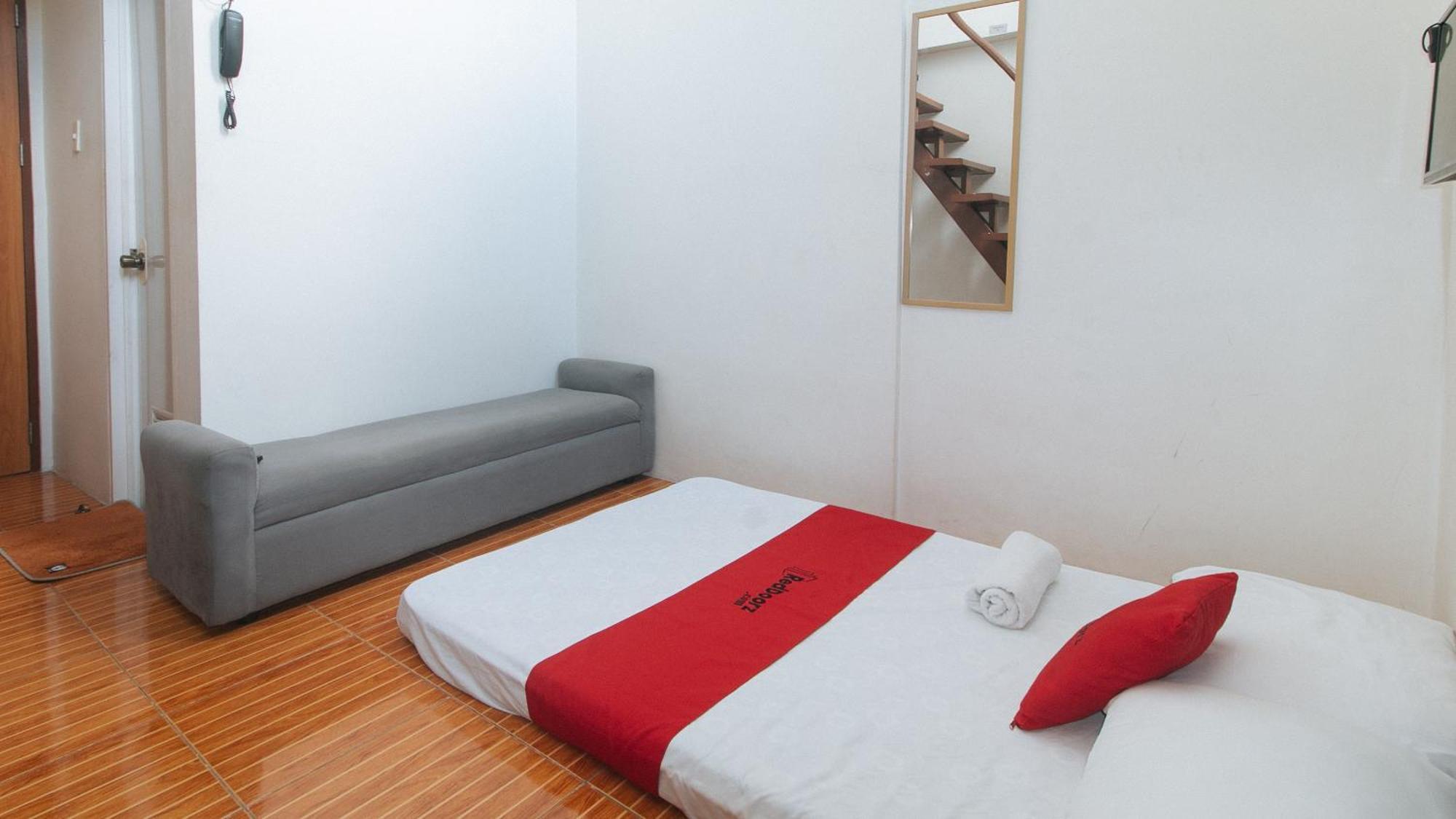 Reddoorz At Goldentown Hotel Davao City Экстерьер фото