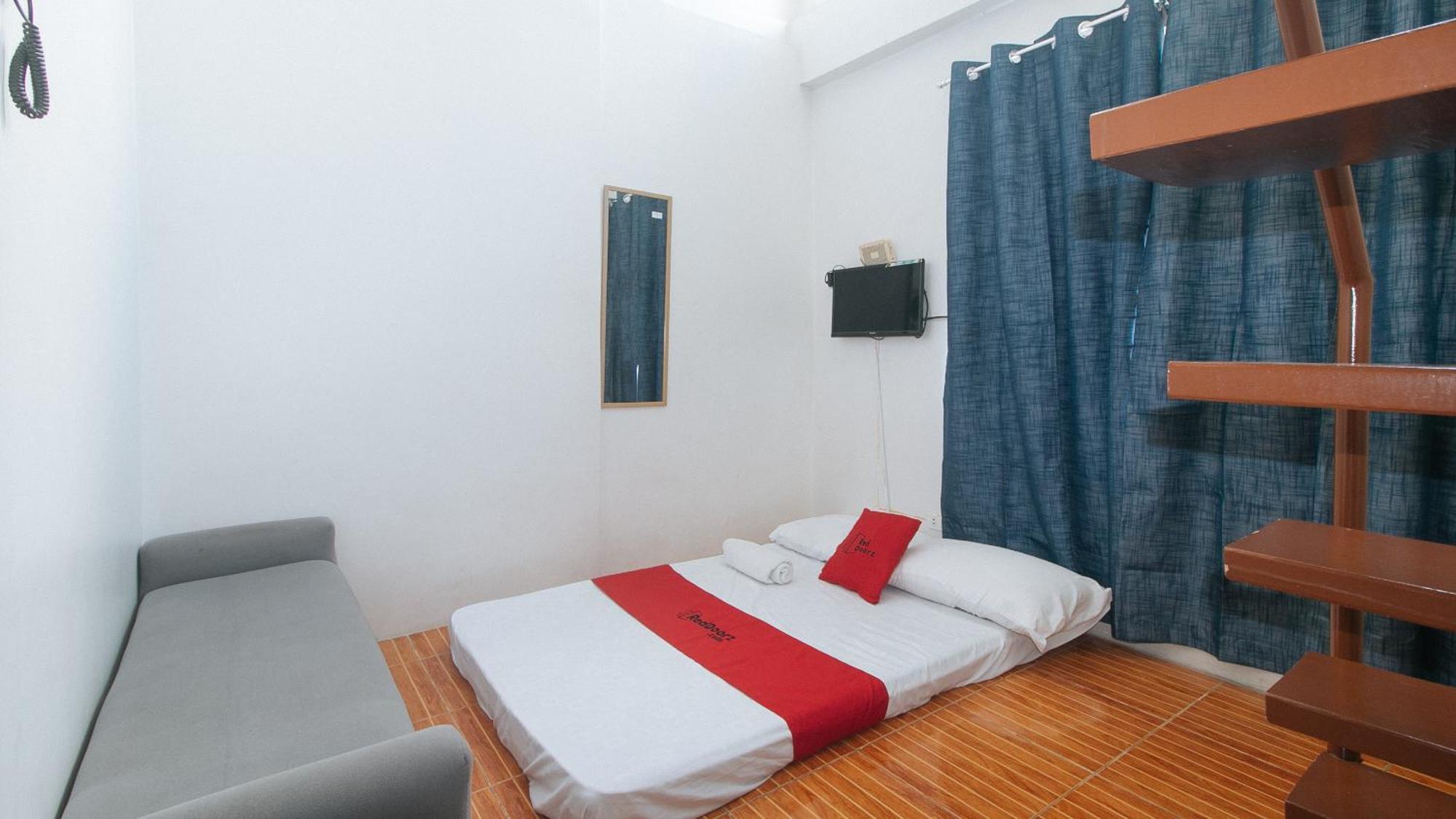 Reddoorz At Goldentown Hotel Davao City Экстерьер фото